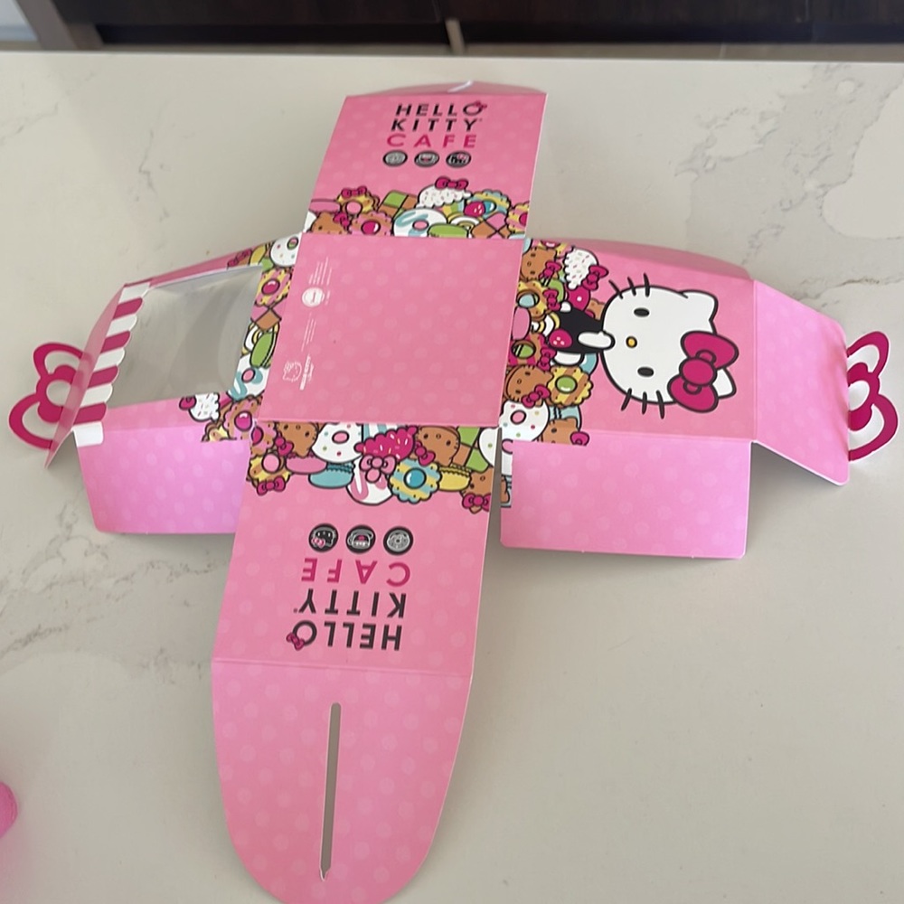 Hello Kitty Cafe Bundle - Picture 11 of 12